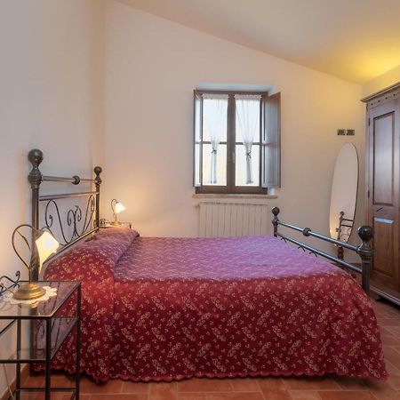 Вилла Castello Di Pupaggi Sellano Экстерьер фото