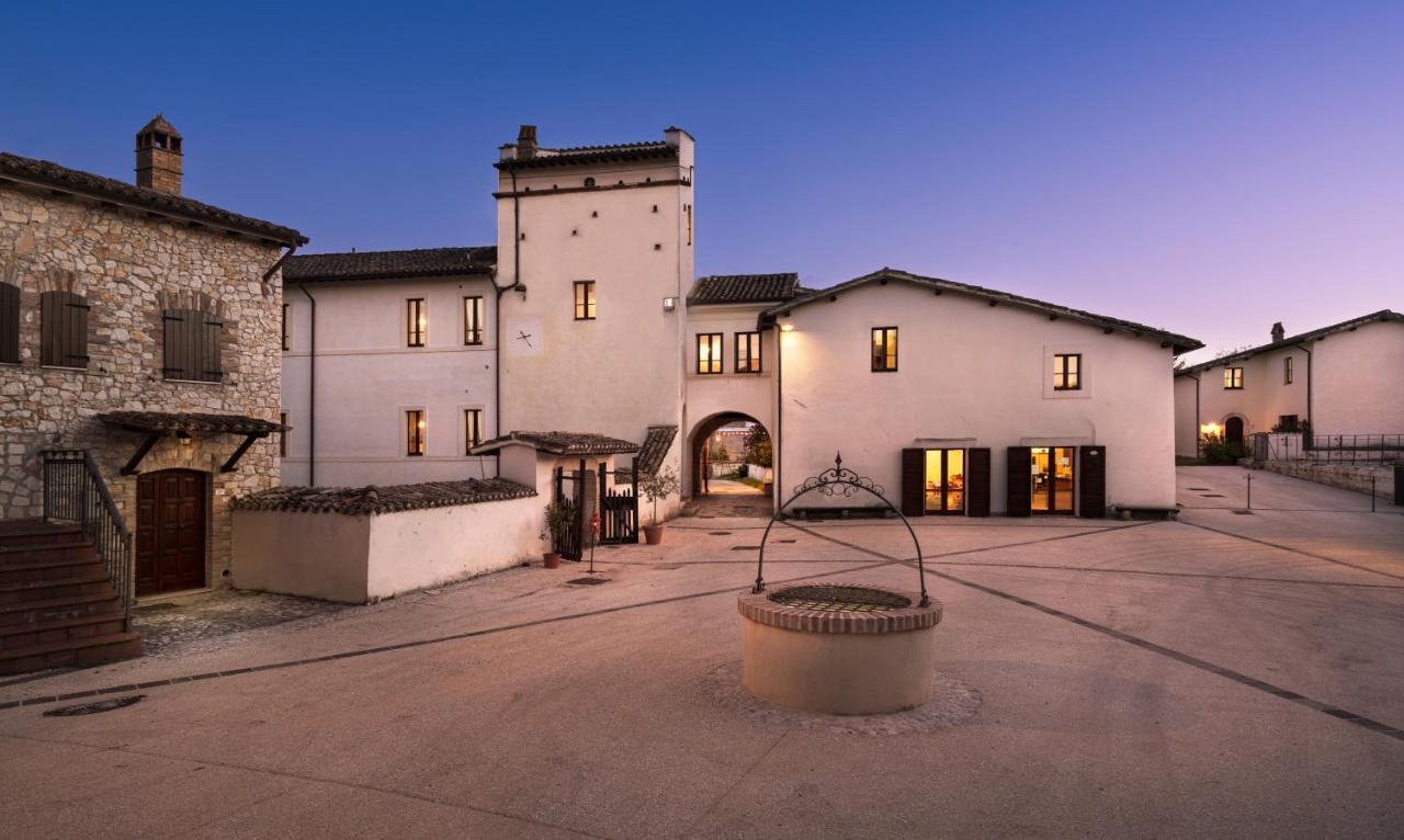 Вилла Castello Di Pupaggi Sellano Экстерьер фото