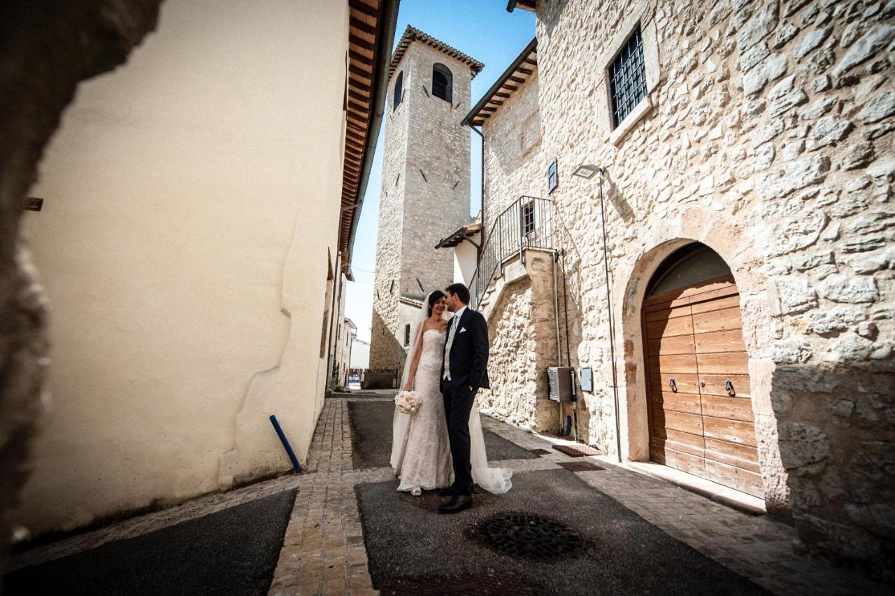 Вилла Castello Di Pupaggi Sellano Экстерьер фото